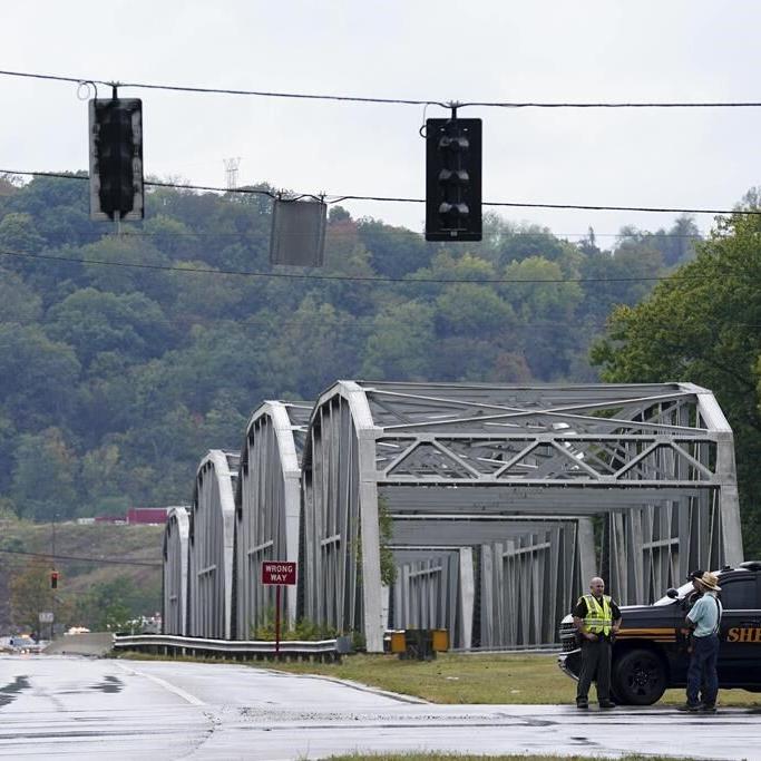 Dangerous chemical leak spurs evacuation order in Ohio town